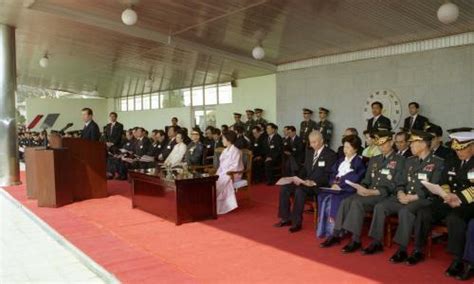 김대중 대통령 내외분 1998년 학군단rotc 임관식 참석 212587 · 경기도메모리