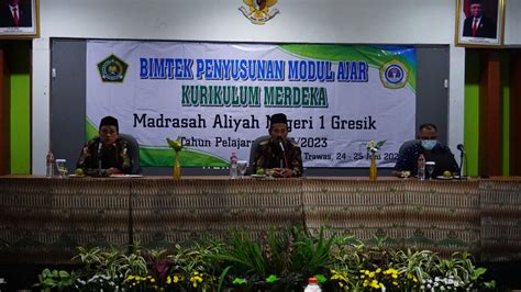 JELANG TERAPKAN KURIKULUM MERDEKA MAN 1 GRESIK SELENGGARAKAN BIMTEK