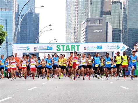 Standard Chartered Marathon Singapore 2015 | Honeycombers Singapore