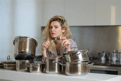 Sexy Naked Woman Kitchen Morning Cooking Healthy Food Sensual Housewife Stock Photo