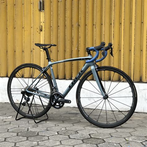 Jual TREK EMONDA SLR RIM BRAKE ULTEGRA R8000 CAMPAGNOLO SHAMAL MILLE