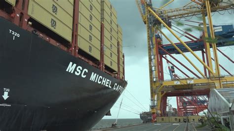 Größtes Containerschiff der Welt in Bremerhaven getauft