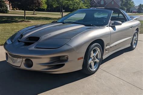 Reasons Why The Pontiac Firebird Trans Am Is An Iconic American