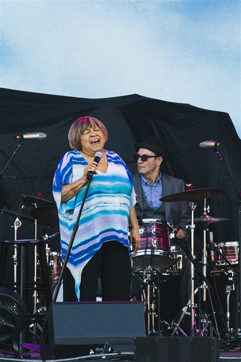 Mavis Staples Opens For Bonnie Raitt At The Ledge Amphitheatre The