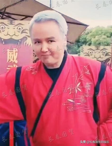 60歲林瑞陽近照，眉毛頭髮全白，“台灣第一小生”如今變這樣了 頭條新聞