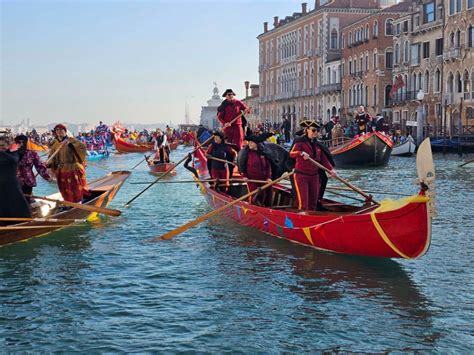 Foto Počeo karneval u Veneciji najpoznatiji na svijetu