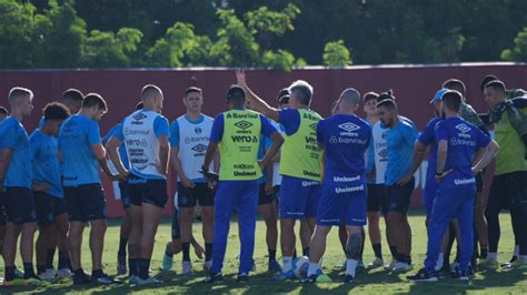 Grêmio faz primeiro treino no Rio de Janeiro para enfrentar o Flamengo