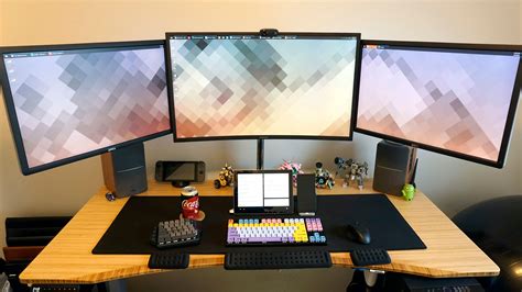 Michael’s Work-From-Home Setup: Triple-Monitor Desk Excess – Review Geek