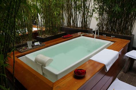 green bay hotels with jacuzzi in room - At The Big Blook Image Library