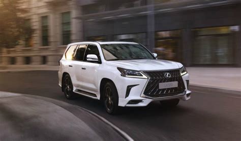 Lexus Lx 570 Black Vision появился у российских дилеров