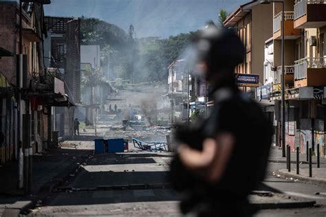 VIDÉO Nouvelle Calédonie nuit de tensions après l incarcération de