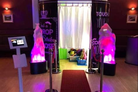 Elite Photo Booths Yorkshire In West Yorkshire Photo Booth Hitched