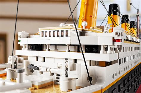 LEGO представила «Титаник» – самый большой конструктор в истории компании