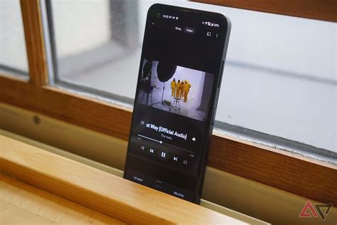 YouTube Music now lets you share your favorite lyrics