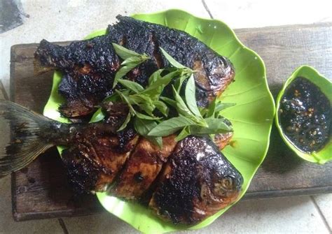 Resep Ikan Bawal Bakar Oleh Dyah Zifa Cookpad