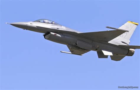 How long is the F-16 fighter jet? Learn about F-16 Fighting Falcon