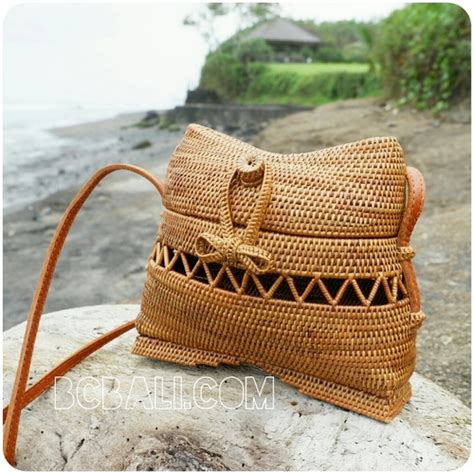 Classic Style Rattan Sling Bags Unique Fashion Design Handmade