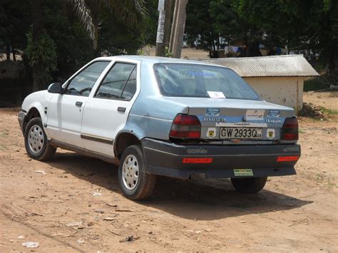 C Renault Chamade This One Must Ve Had A Ig Accide Flickr