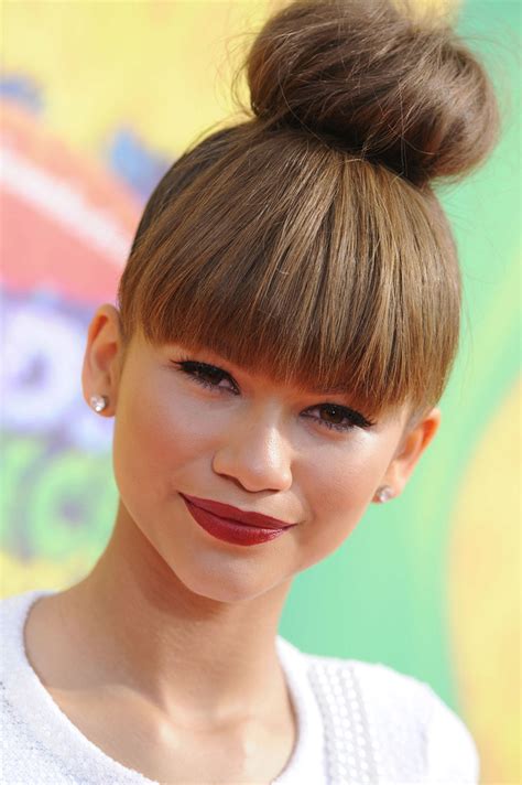 Inspire Se Nos Looks Da Zendaya E Encontre Um Penteado Diferente