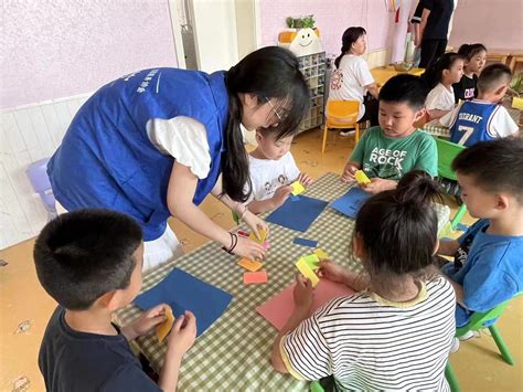 美术与设计学院举办“童心制书签 书香溢校园”手工制作活动美术学院