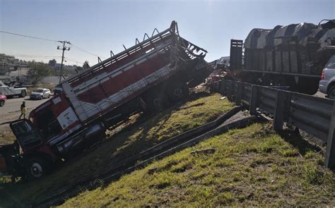 En Circuito Exterior Mexiquense Choque Deja Varios Muertos Telediario