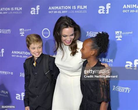 Shiloh Jolie Pitt Angelina Jolie Zahara Jolie Pitt October 20 2017 Stock Fotos Und Bilder