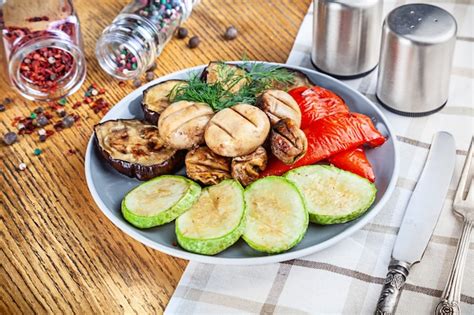 Ci Rrese Encima De La Opini N Sobre Verduras Asadas A La Parrilla En