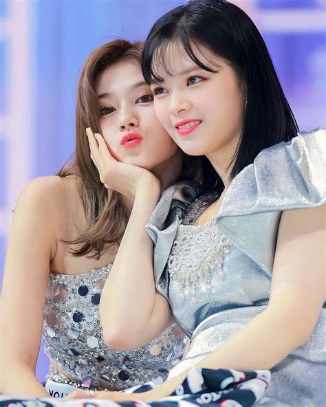 Jeongyeon And Sana Ptkorea