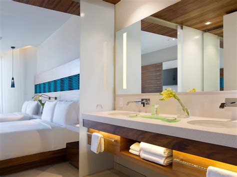 Playa del Carmen Swim-Up Hotel Room | Grand Hyatt Playa del Carmen Resort