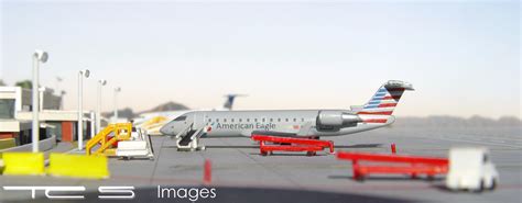 * Gemini Jets, American Eagle CRJ-200, up close... - Wings900 ...