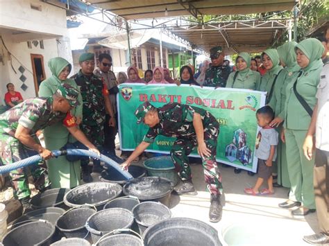 Sambut HUT TNI 78 Kodim 1628 Sumbawa Barat Gelar Baksos Pembagian Air