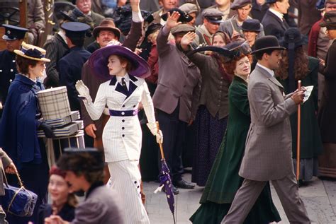 Rose and her family boarding the Titanic on their journey to America. | Titanic movie, Titanic ...