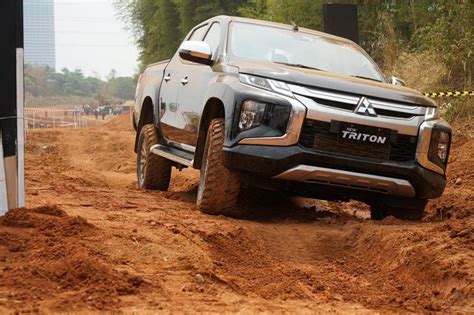 Makin Tangguh Dan Bergaya Ini Keunggulan Mitsubishi Triton Di Medan