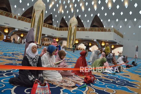 Mengisi Bulan Suci Ramadhan Hijriah Di Masjid Al Jabbar