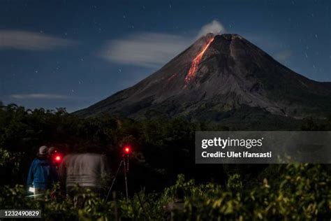 Mt Merapi Photos And Premium High Res Pictures Getty Images