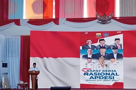 Prabowo Hadiri Rakernas Apdesi Minta Kades Tingkatkan Kerja Sama