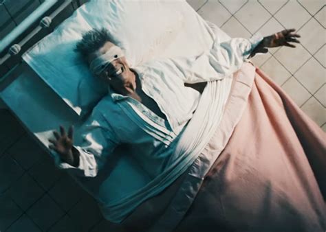 David Bowie's Last Music Video Hauntingly Refers to Death - Closer Weekly