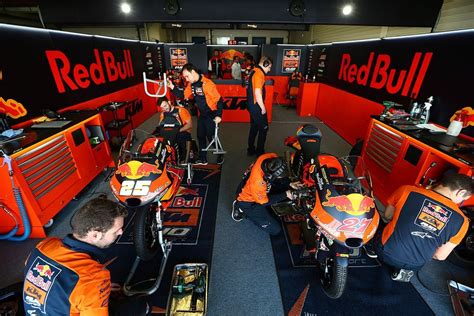 KTM to incorporate Red Bull F1 engineers into MotoGP team