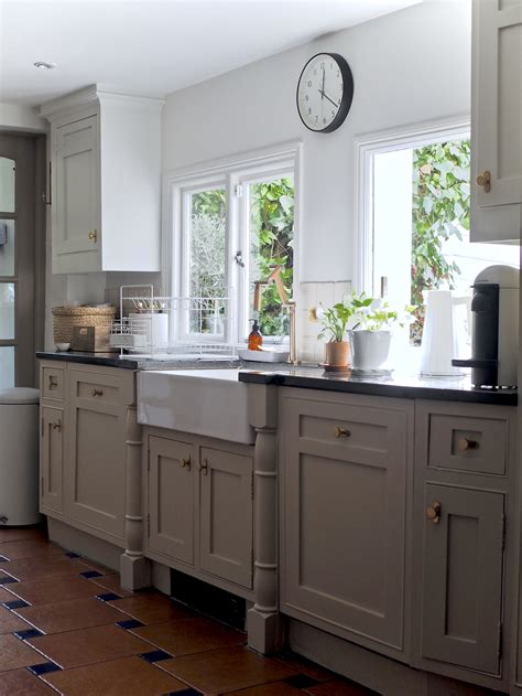 Easy Ways To Revamp An Old Kitchen With Simple DIY Hacks MELANIE