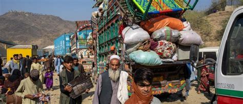 Pakistan And Iran Deport Over Afghan Refugees Khaama Press