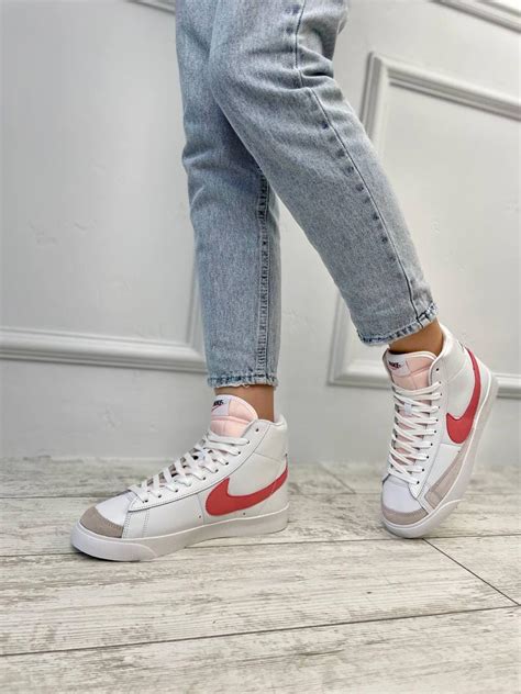 Женские кроссовки Nike Blazer Mid 77 white/pink (Кроссовки Найк Блайзер ...