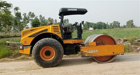 Soil Compactor Roller Rental Service At Month In Lucknow Id