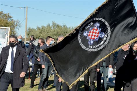 25 Lipnja 1991 Osnovan HOS Hrvatske Obrambene Snage Narod Hr