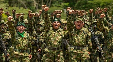 Cómo pasar del gasto en defensa a la seguridad para los colombianos