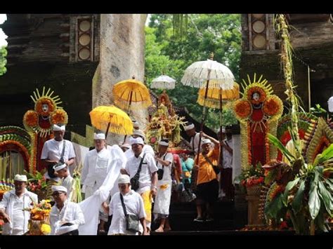 Pujawali Pura Luhur Giri Salaka Alas Purwo Ke Dan Perayaan Hari Suci