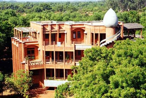 The Unreliable Utopia of Auroville’s Architecture | ArchDaily