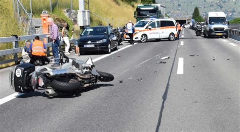 Unfall A2 Beckenried NW Motorradlenker Erheblich Verletzt