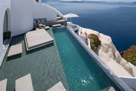 Elegant Design True Comfort and Relaxed Luxury in Oia Santorini - Decoholic