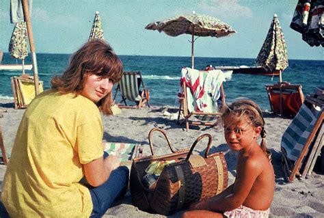 A Day At The Beach Interesting Color Snapshots Of People On American Beaches In The 1960s