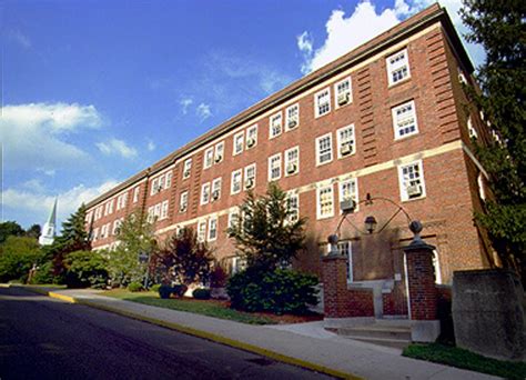 6 Best Dorms For Ohio University Freshmen To Live In